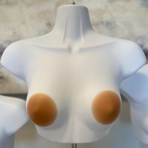 NWT Nude Nip Nipple Covers in Medium Nude